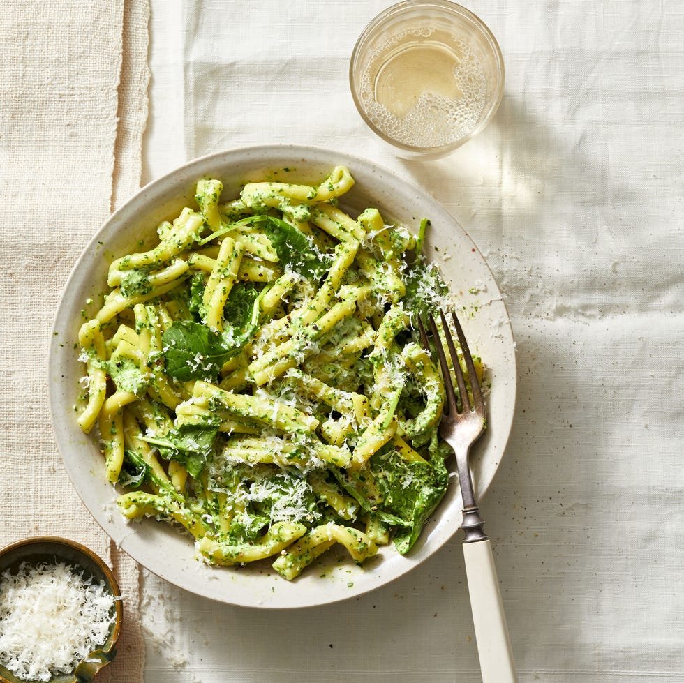 five ingredient creamy kale pasta